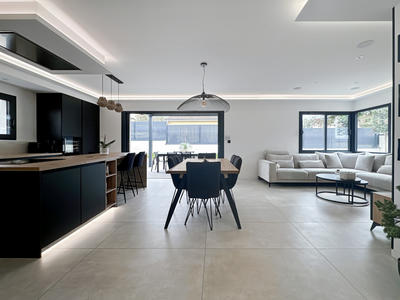 Villa - 160 m² - 6 pièces