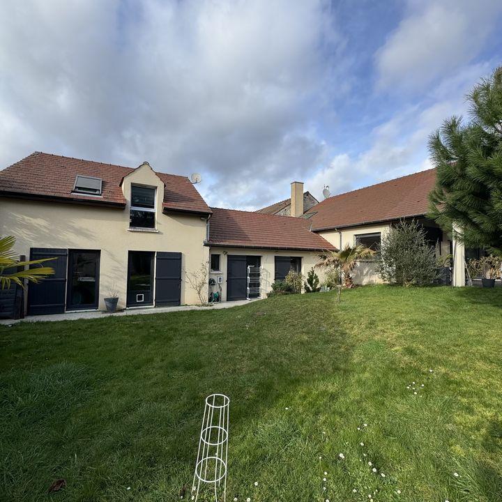 Villa - 270 m² - 8 pièces