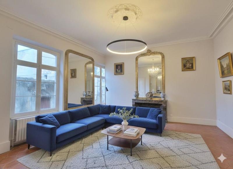 Appartement bourgeois - 220 m² - 6 pièces