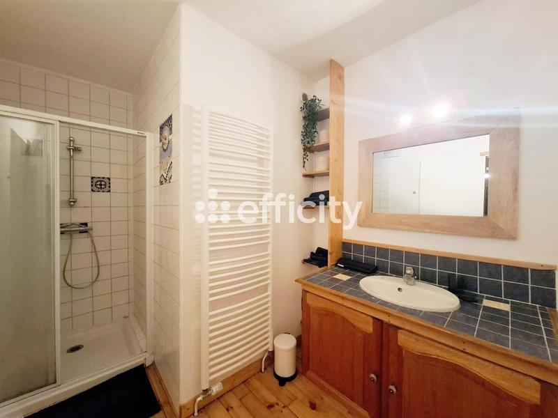 Maison - 241 m² - 10 pièces