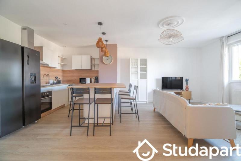 Chambre - 10 m² - 1 pièce