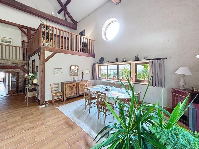 Maison - 350 m² - 12 pièces