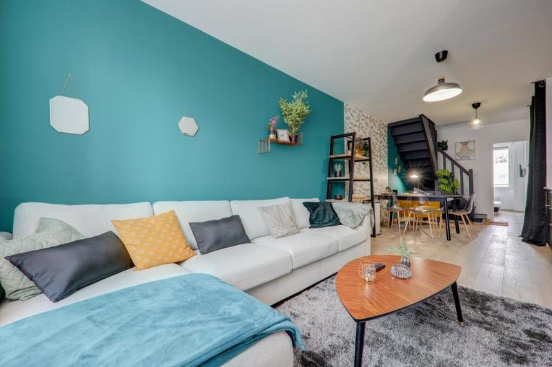 Appartement - 80 m² - 6 pièces