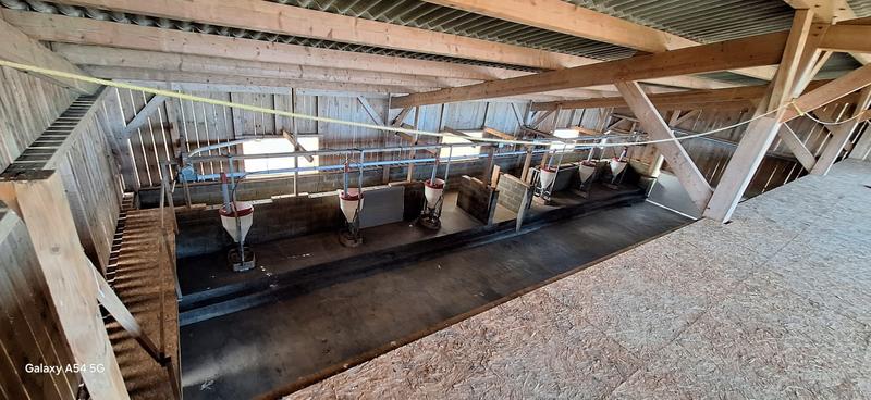 Maison - 460 m² - 2 pièces