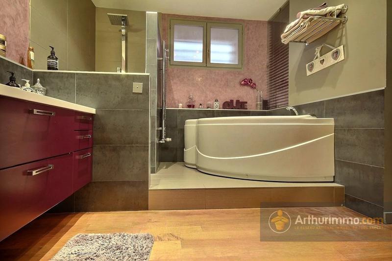 Maison - 182 m² - 6 pièces