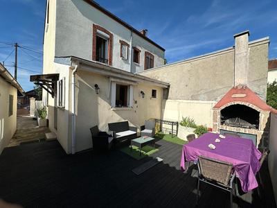 Maison - 90 m² - 4 pièces