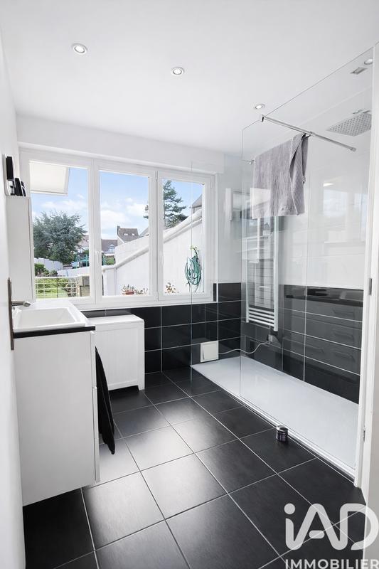 Maison - 89 m² - 5 pièces