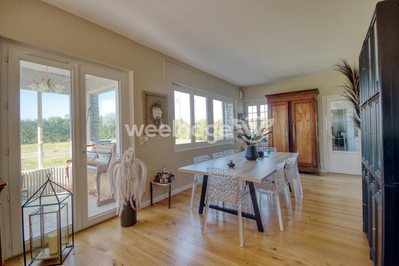 Maison - 450 m² - 13 pièces