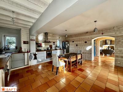 Maison de maîtres - 210 m² - 8 pièces