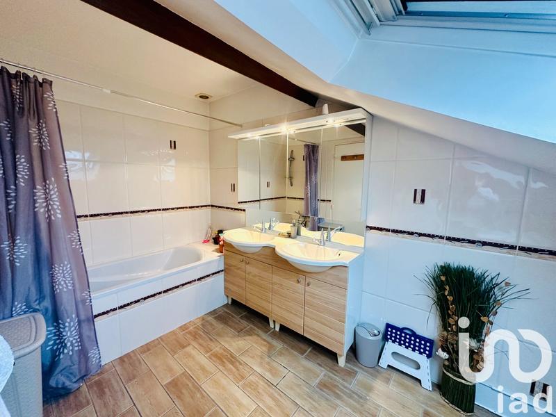 Maison - 121 m² - 7 pièces