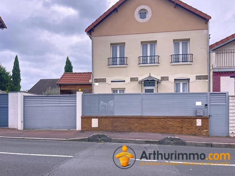 Maison - 225 m² - 10 pièces