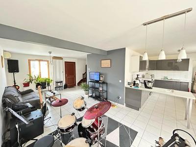 Maison - 111 m² - 6 pièces