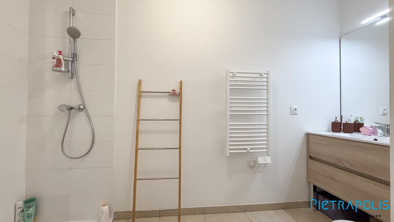 Appartement - 93 m² - 4 pièces