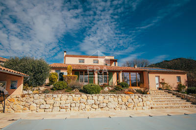 Maison - 147 m² - 5 pièces