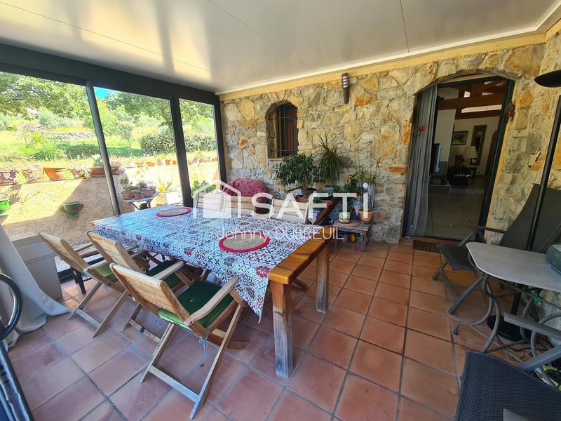 Maison - 230 m² - 5 pièces