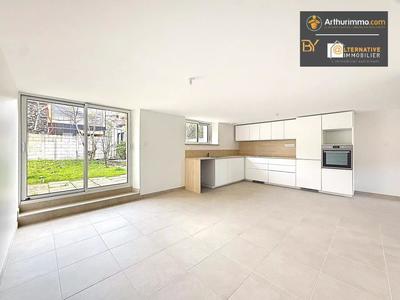 Maison - 96 m² - 6 pièces