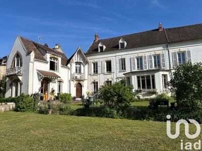 Maison - 320 m² - 12 pièces