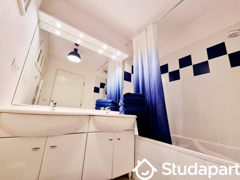 Chambre - 11 m² - 1 pièce