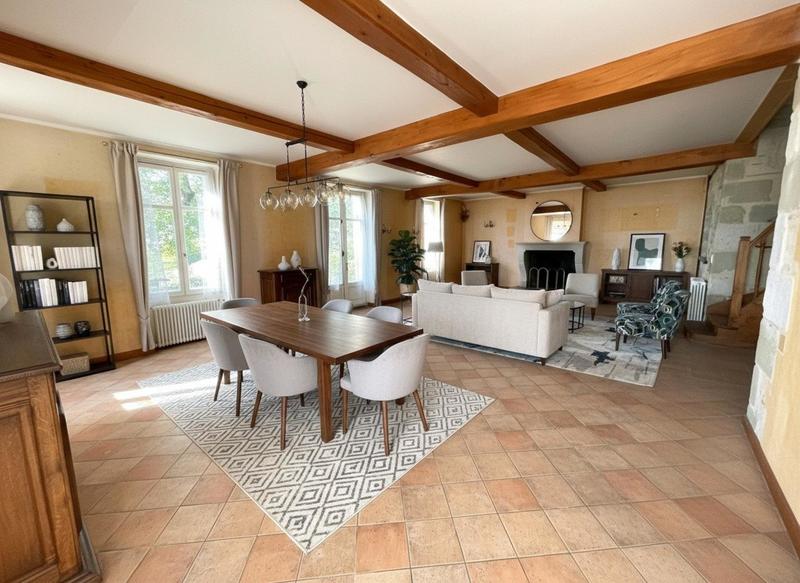 Maison - 284 m² - 8 pièces