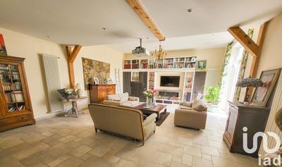 Maison - 243 m² - 8 pièces