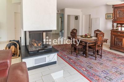 Maison - 232 m² - 11 pièces