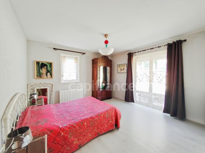 Maison - 201 m² - 7 pièces