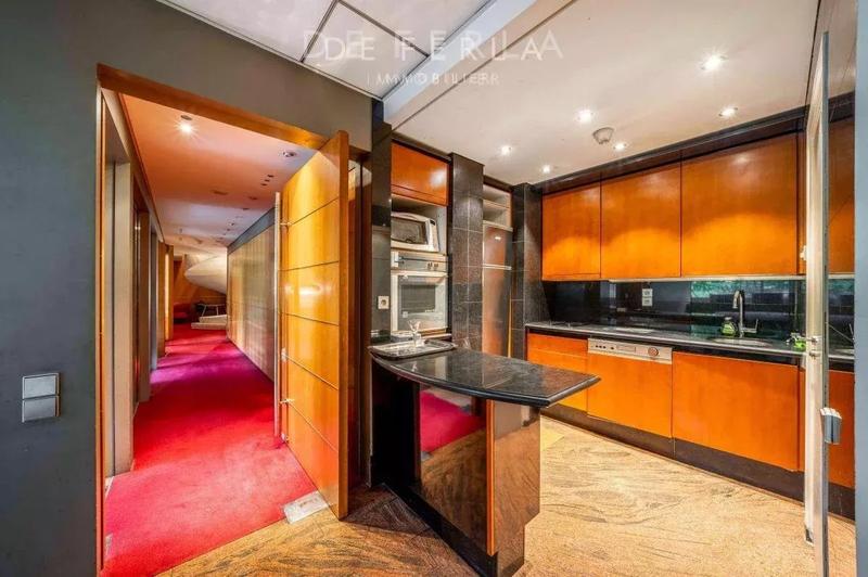 Bureau - 761 m² - 23 pièces