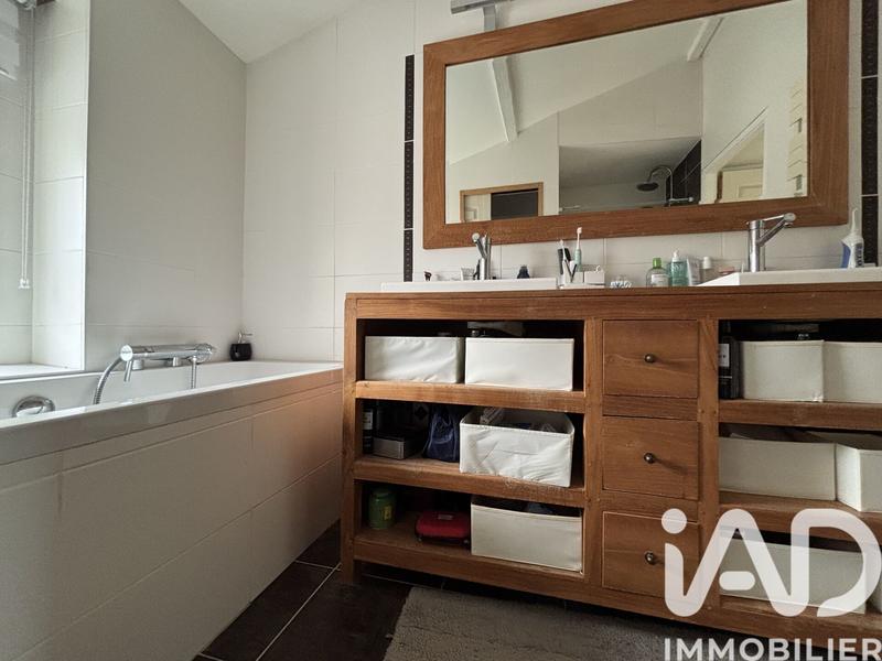 Maison - 243 m² - 8 pièces