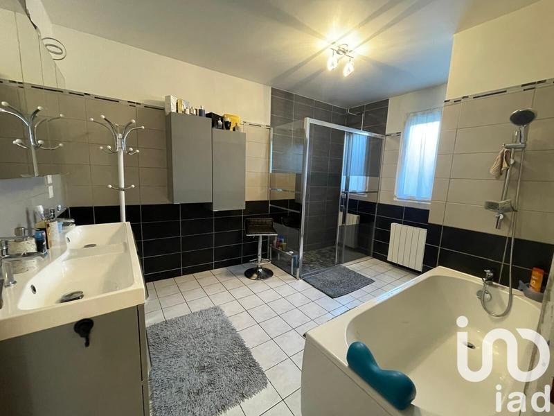 Maison - 138 m² - 5 pièces