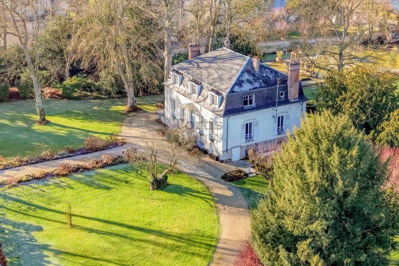 Maison de maîtres - 494 m² - 14 pièces