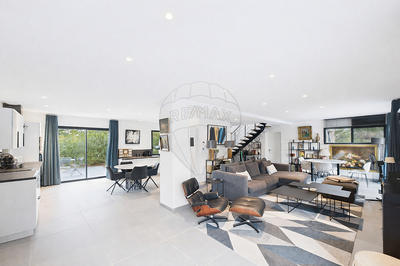 Maison - 185 m² - 7 pièces