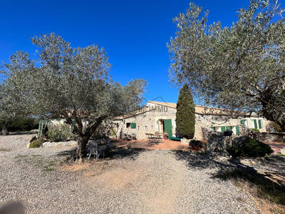 Maison - 219 m² - 8 pièces