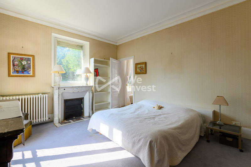 Maison - 280 m² - 11 pièces