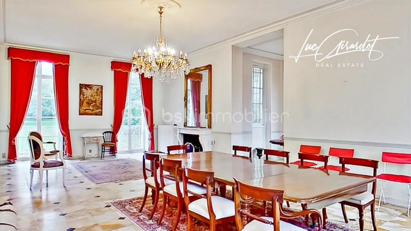 Château - 750 m² - 15 pièces