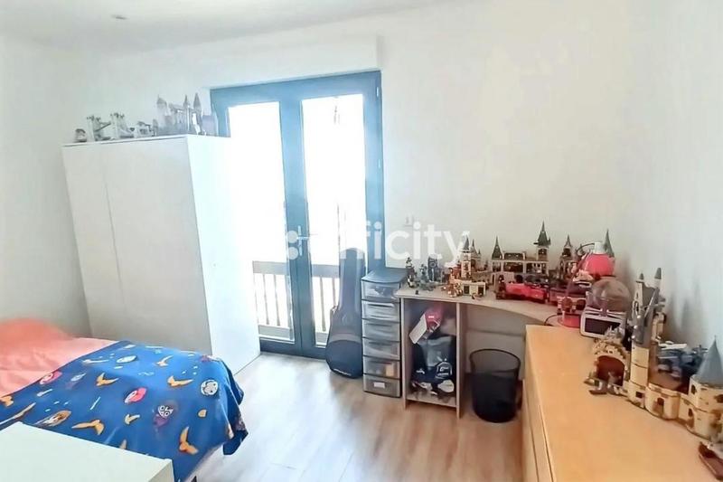 Maison - 111 m² - 5 pièces