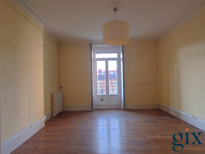 Appartement - 255 m² - 10 pièces