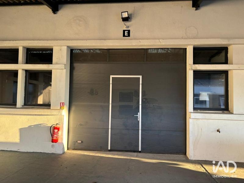 Local commercial - 305 m²