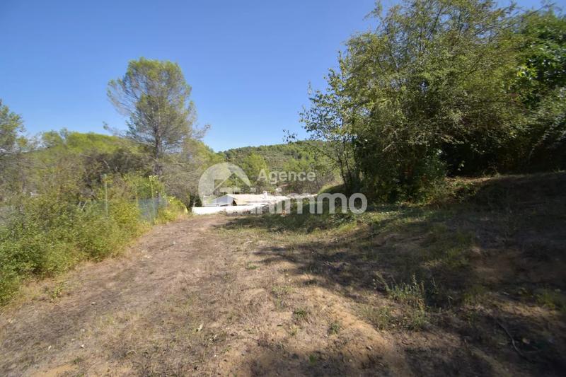 Terrain constructible - 1 490 m²