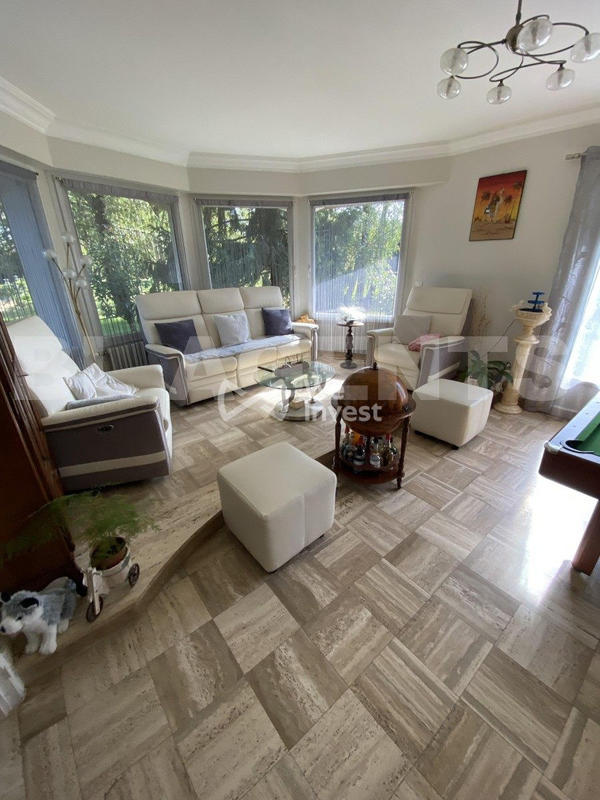 Maison - 203 m² - 7 pièces