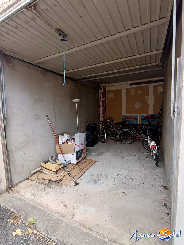 Parking / Garage - 14 m²