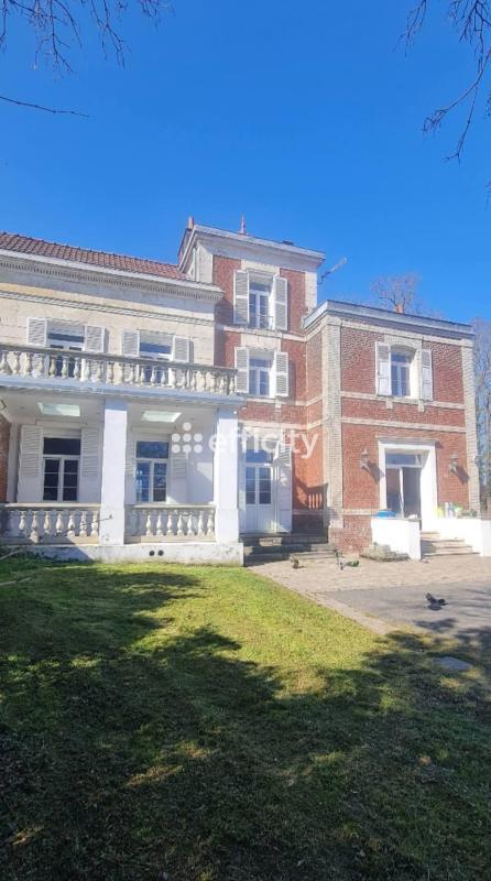 Maison - 274 m² - 10 pièces