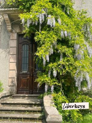 Maison bourgeoise - 650 m² - 11 pièces