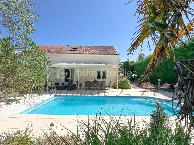 Pavillon - 224 m² - 6 pièces