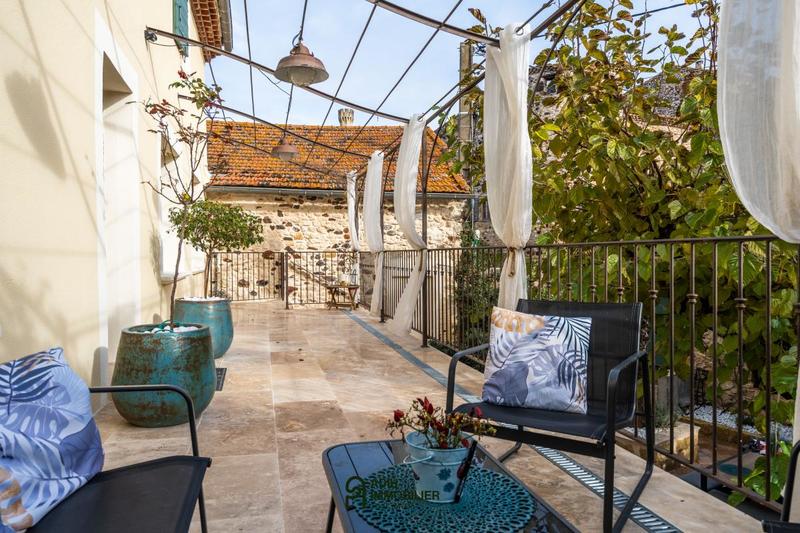 Maison de village - 262 m² - 7 pièces