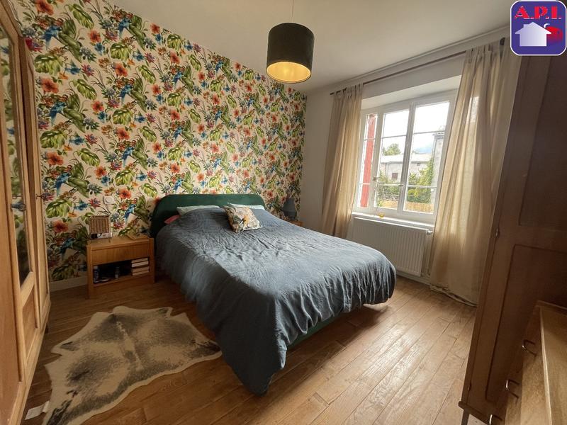 Maison - 186 m² - 8 pièces