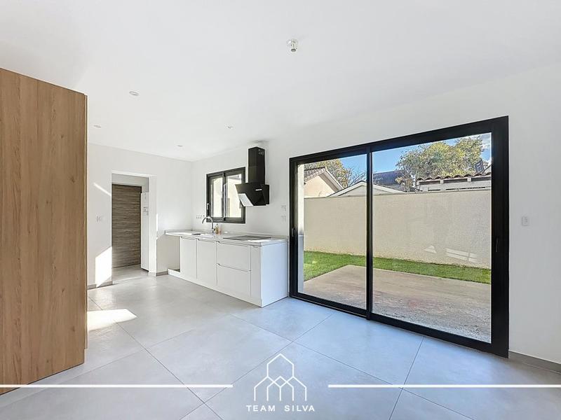 Villa - 100 m² - 5 pièces