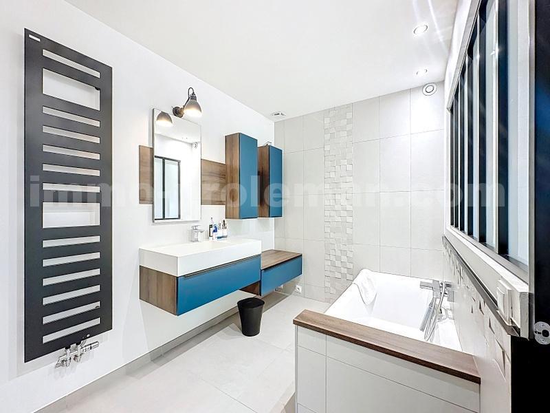 Maison - 486 m² - 8 pièces