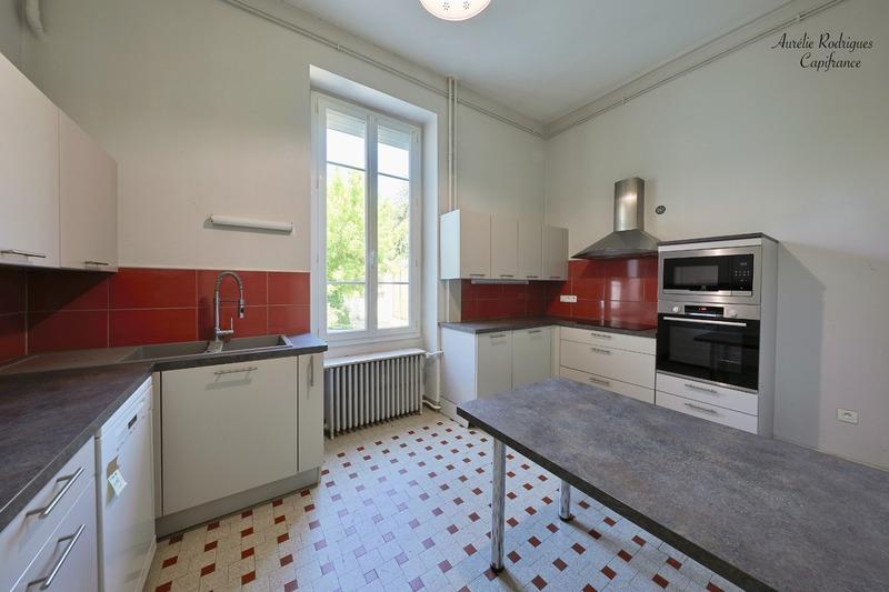 Propriété - 370 m² - 14 pièces