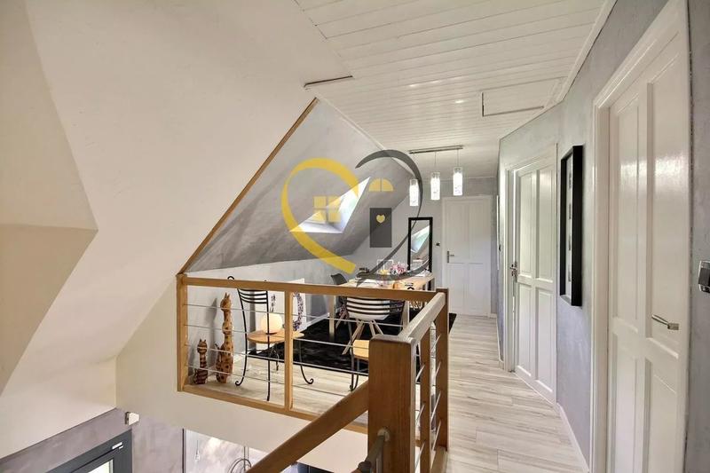 Propriété - 260 m² - 11 pièces