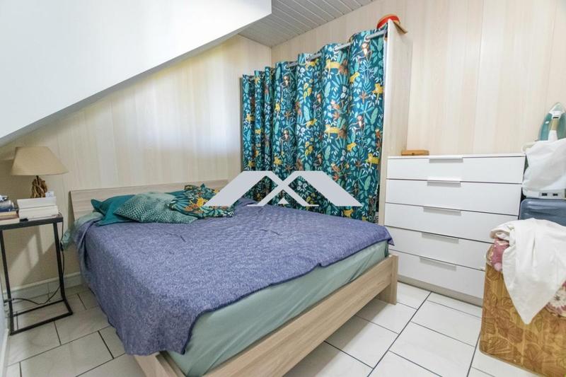 Maison - 250 m² - 9 pièces